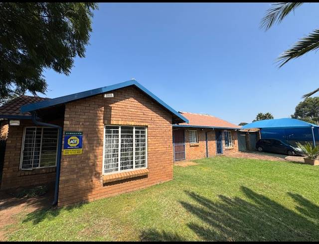 3 BEDROOM FREEHOLD FOR SALE IN BRAKPAN NORTH